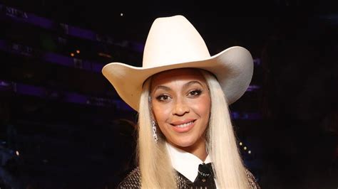 Cowboy Carter: Why Beyoncé's cover of The Beatles' Blackbird is .
